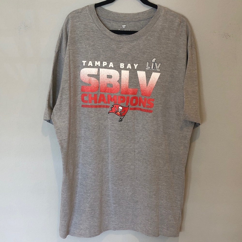 Fanatics Gray Short-Sleeve Tampa Bay SBLV Champions Tee with Red Graphic